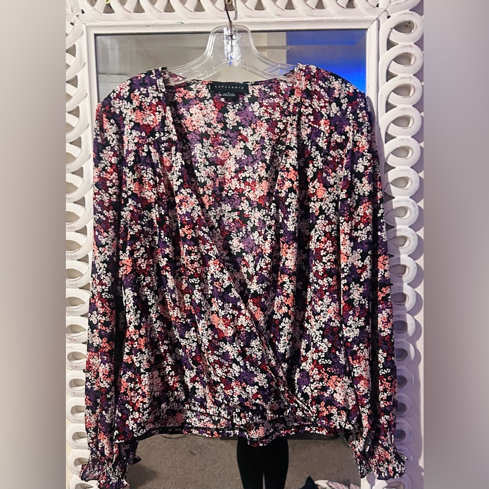 Sanctuary “Cori” Wrapped Ditsy Floral Surplice Blouse